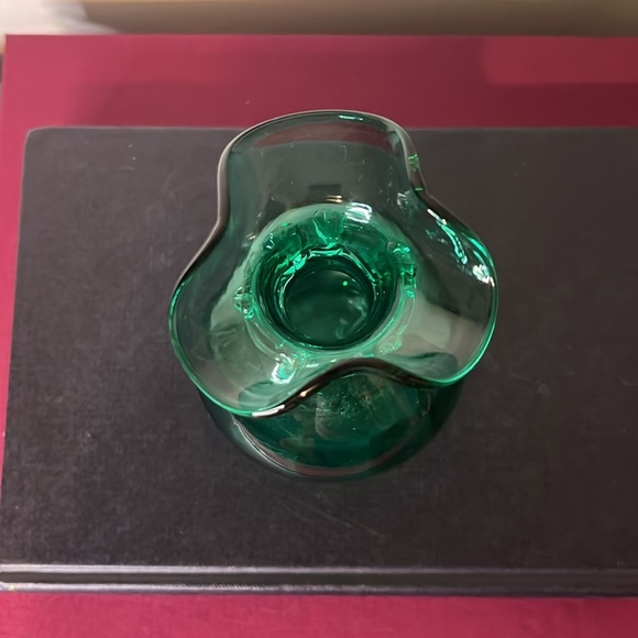 Bischoff Glass Hand Blown Vintage Green Ruffle Top Bud Vase w Decorative Ring - Picture 3 of 7